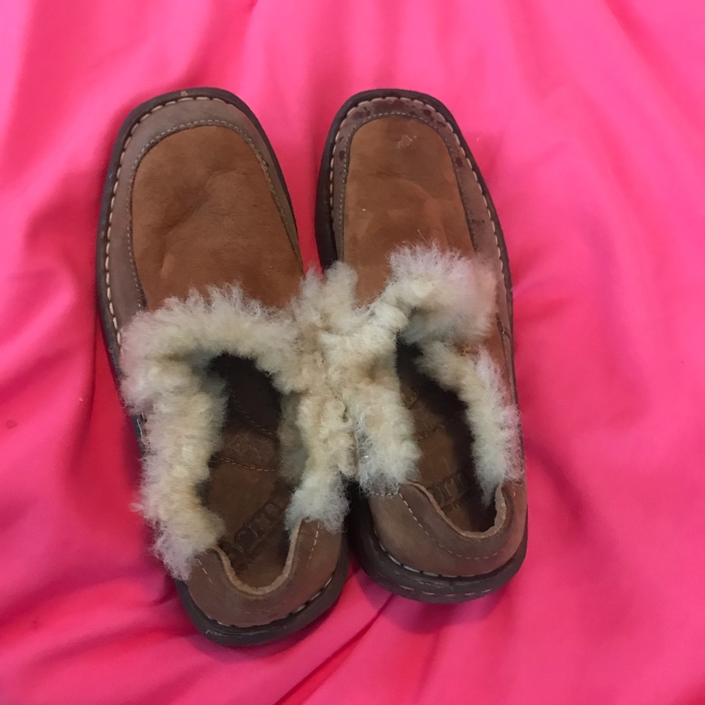 BORN girls slip ons